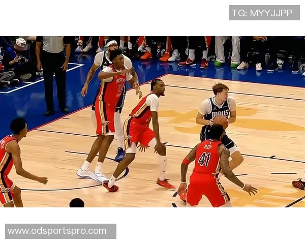 新赛季备战热潮来袭独行侠训练照展现浓眉冥想与弗拉格激情瞬间